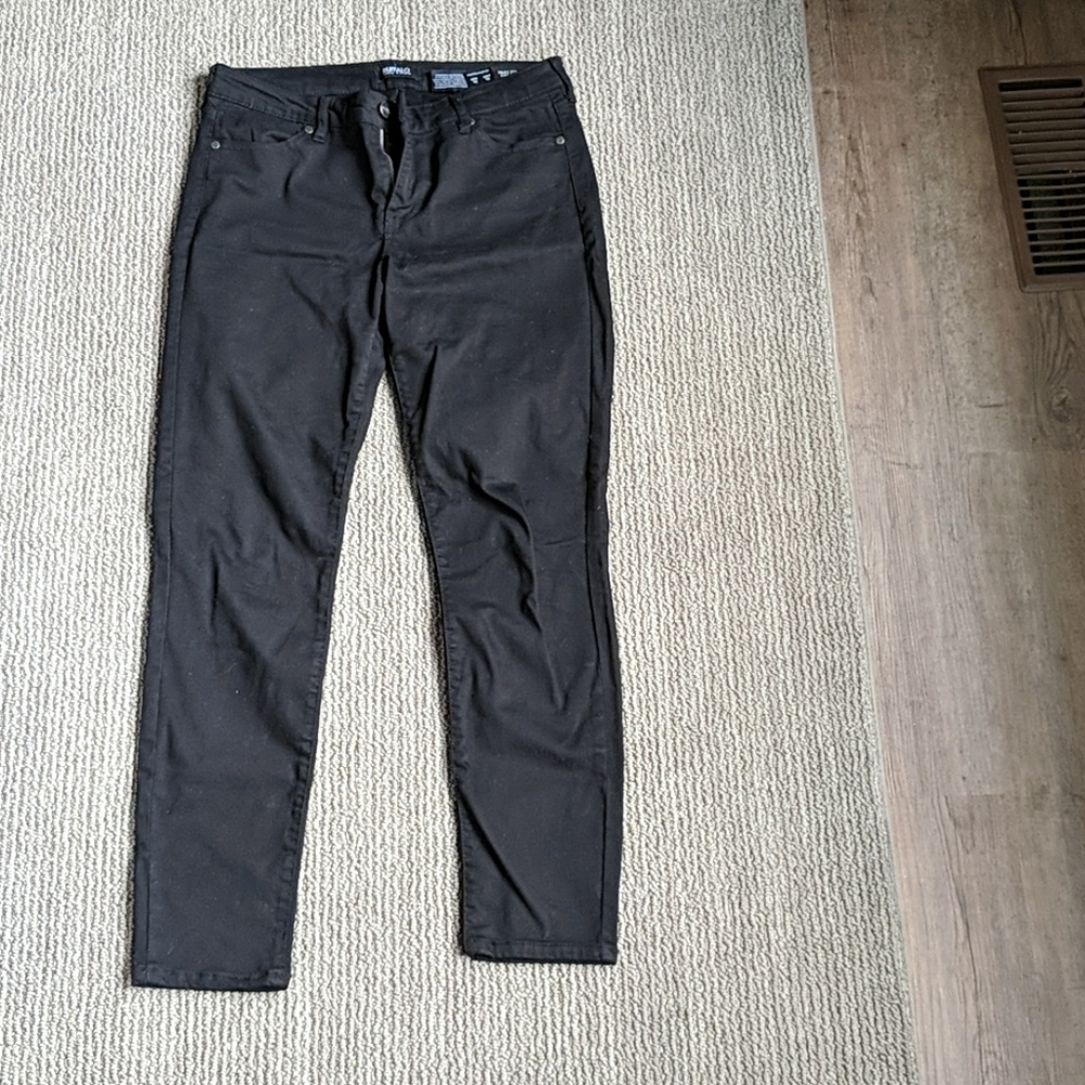 Black skinny jeans